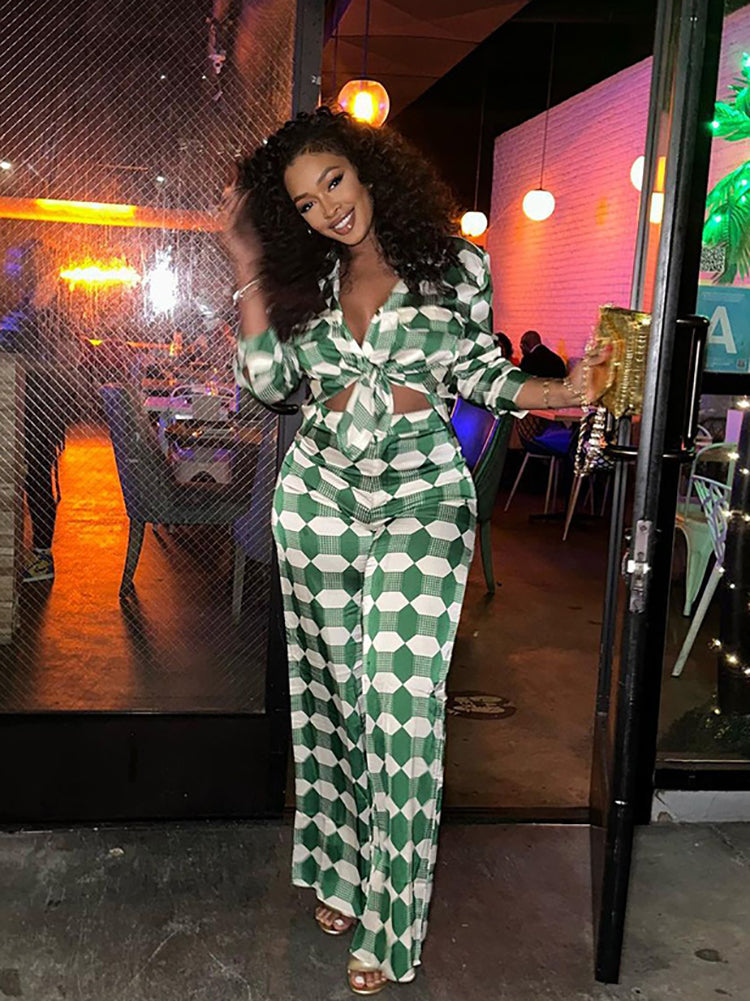 Set aus geometrisch bedruckten Hemden