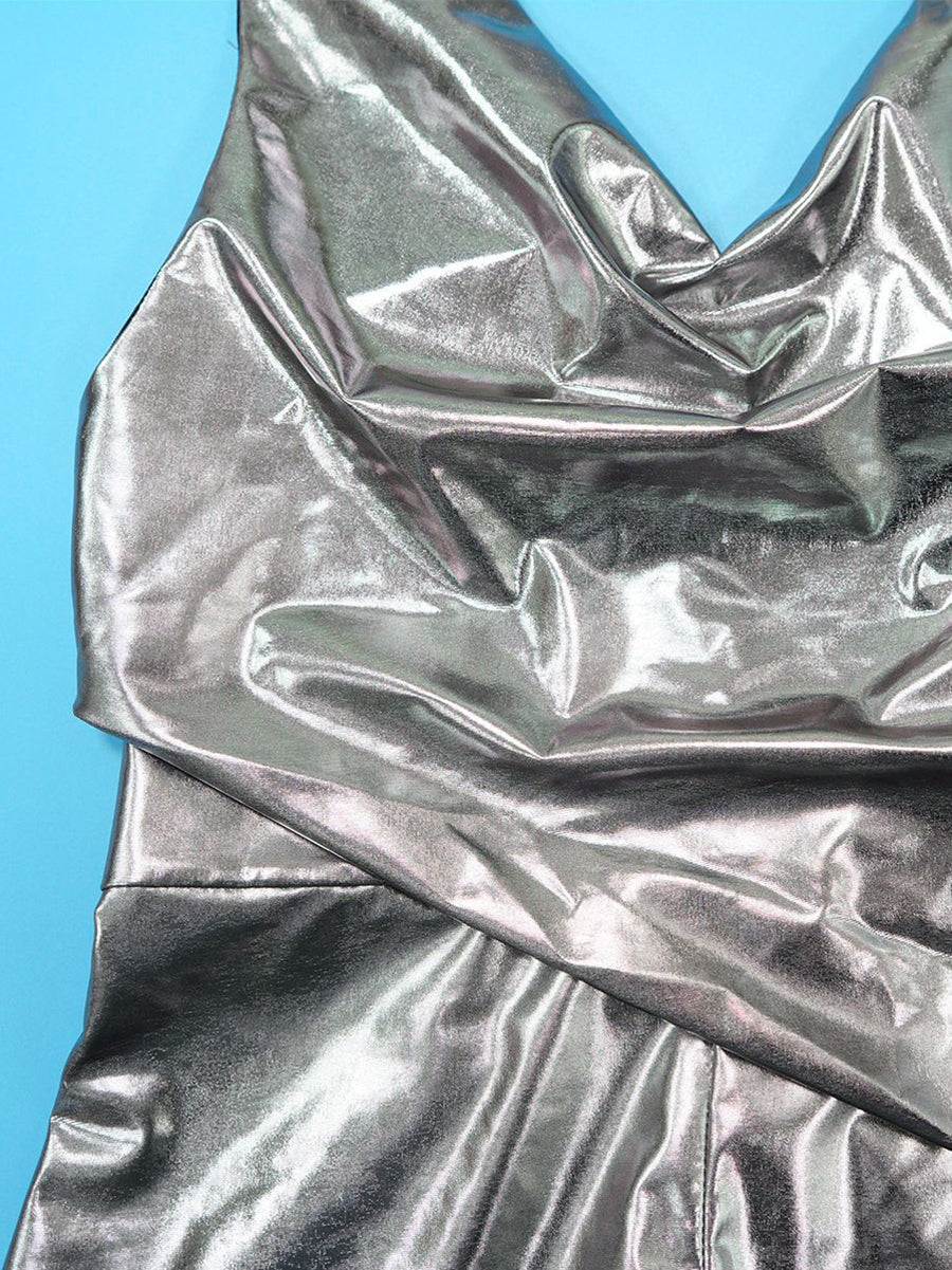 Glitzernder Jumpsuit mit Neckholder, Wasserfallausschnitt und rückenfreiem Design