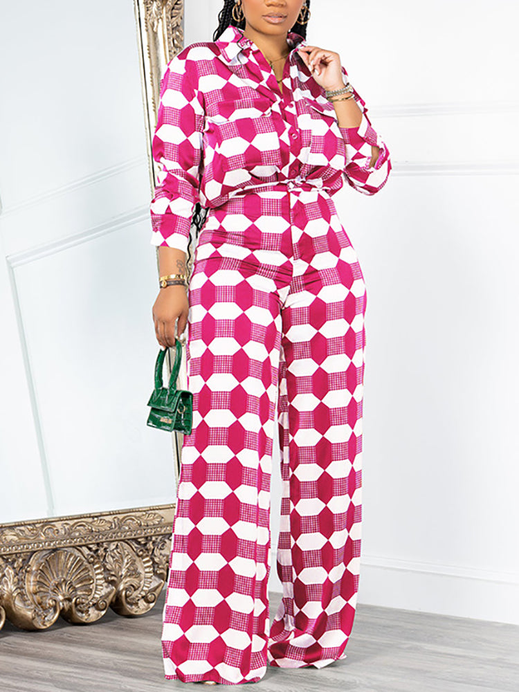 Set aus geometrisch bedruckten Hemden