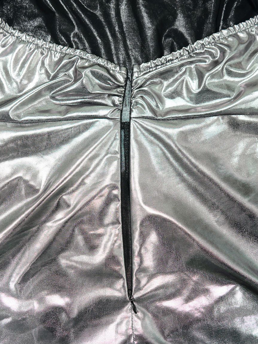 Glitzernder Jumpsuit mit Neckholder, Wasserfallausschnitt und rückenfreiem Design