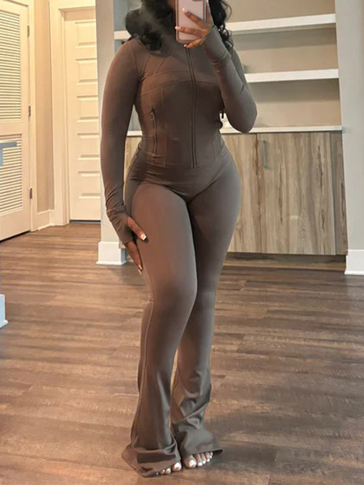 Two Pieces Sporty Fitted  Flare Pants Set